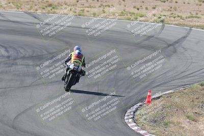 media/Apr-20-2025-AHRMA (Sun) [[393a79c373]]/Race/Group 11 early race/Turn 4b/